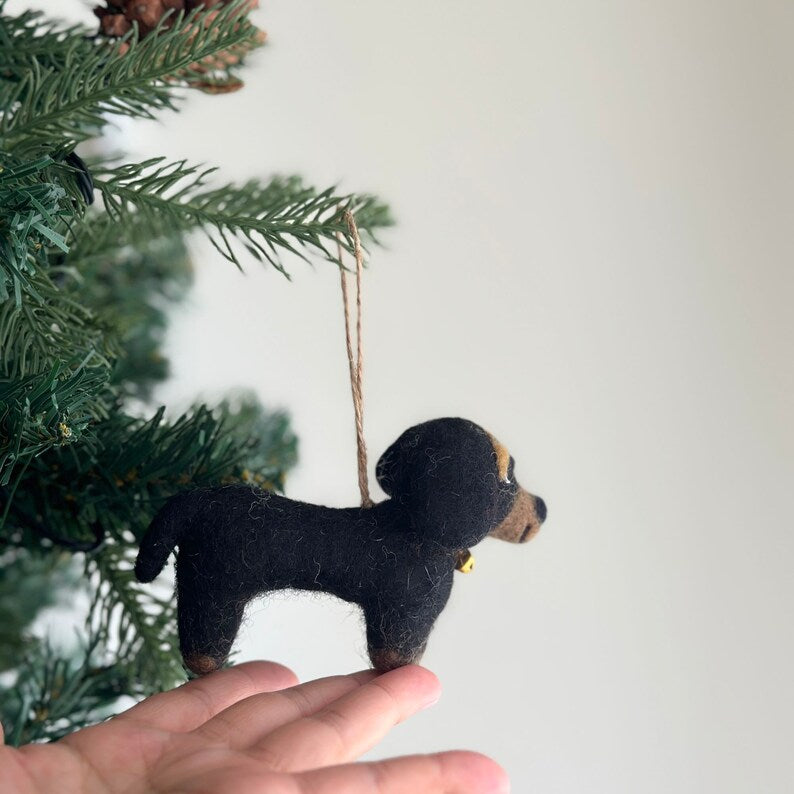 Filz Dackel Weihnachtsverzierung, handgefertigter Baumschmuck aus Wolle, 4 Zoll