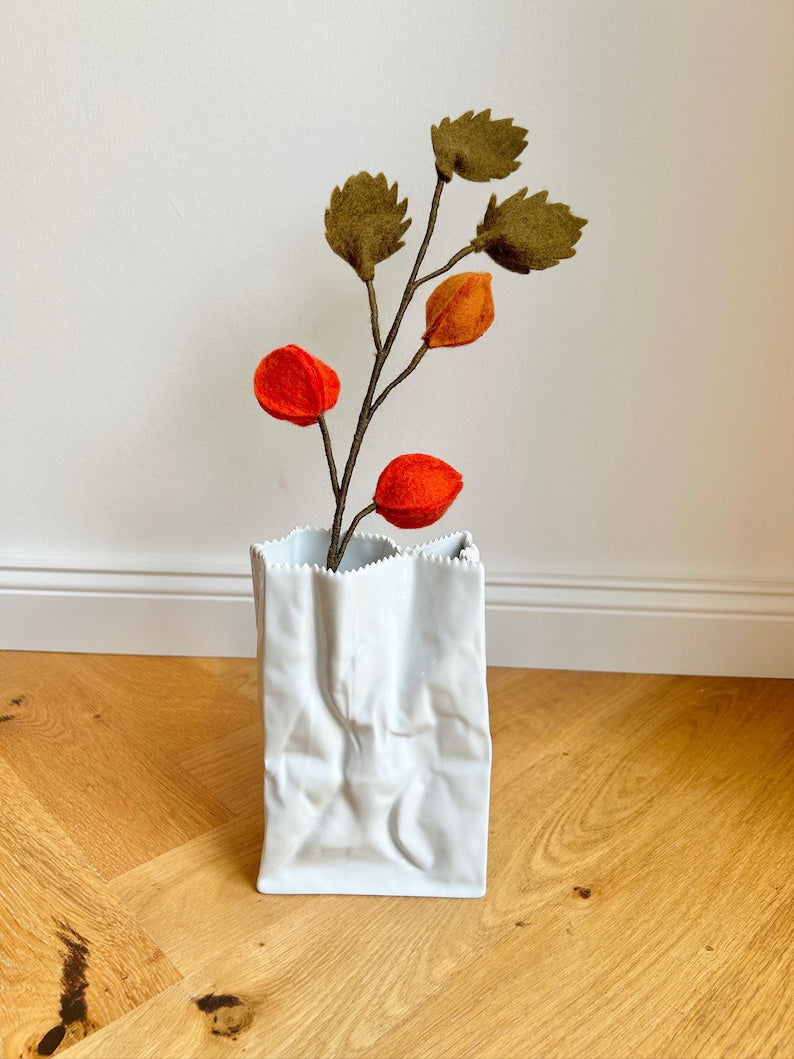 Orange Physalis Zweig handgefilzt 48cm Dekoration