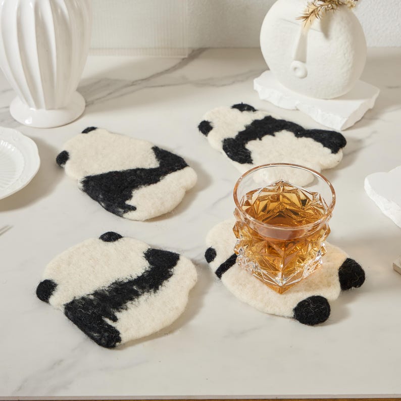 Wollfilz Panda Untersetzer Handgefertigt 11-12 cm