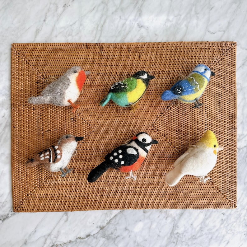 Set Amerikanischer Vögel Filz Weihnachtsschmuck, Specht, Spatz, Kanarienvogel, Rotkehlchen, Blaumeise, 4 Stück, handgefertigt
