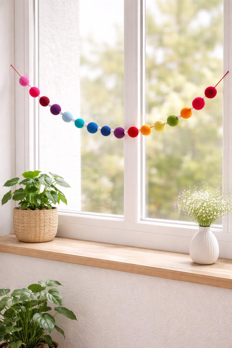 Filzkugel-Girlande 140 cm, bunt oder Natur, 45 Kugeln, 2 cm Durchmesser