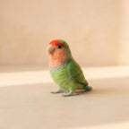 Wollfilz Vogelfigur: Nadelfilz-Miniatur-Papagei, handgefertigte Naturdekoration, kleines Wellensittich-Geschenk
