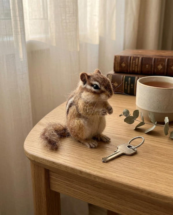 Nadelfilz-Set Streifenhörnchen für Anfänger, Waldtier-Handwerk, Merinowolle, Filznadeln, Schritt-für-Schritt-Anleitung