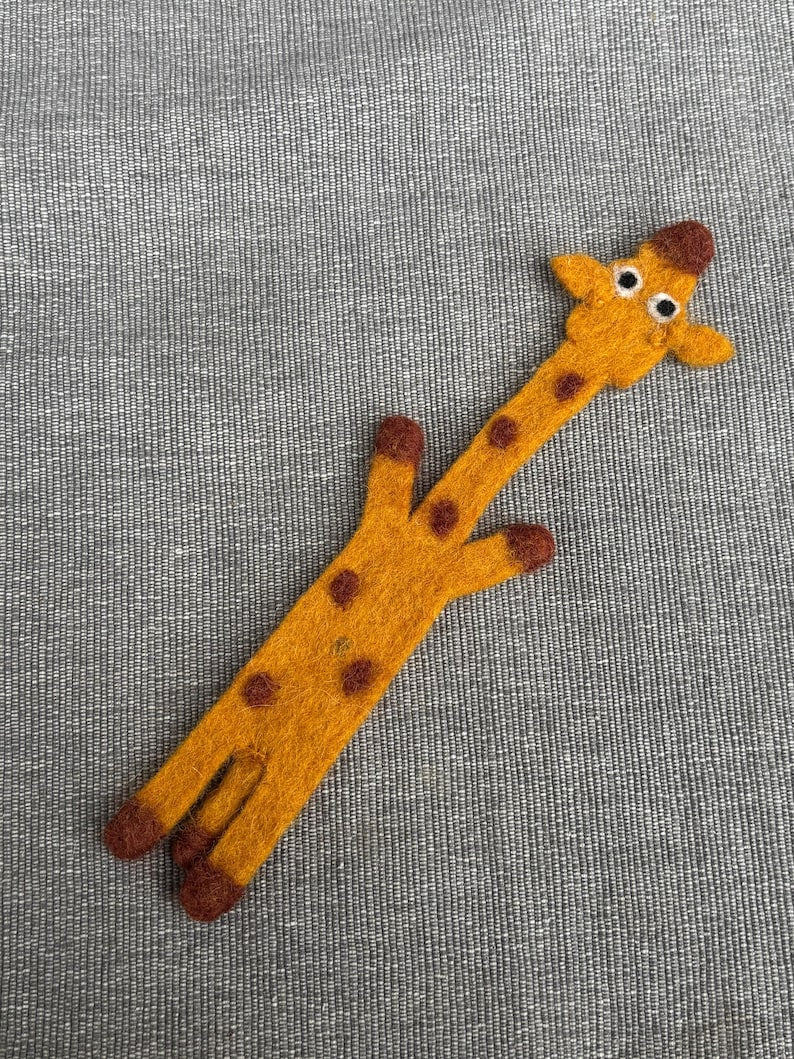 Gefilztes Giraffen Lesezeichen aus Wolle, 16 cm