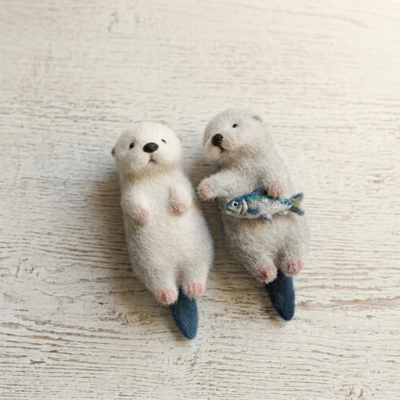 Handgefertigter nadelgefilzter Otter – Miniatur-Flussotter aus Wolle, 7,5 cm