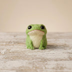 Nadelgefilzter trauriger Frosch, Miniatur-Kawaii-Frosch aus Wolle, grün, 6,5 cm, handgefertigtes Geschenk