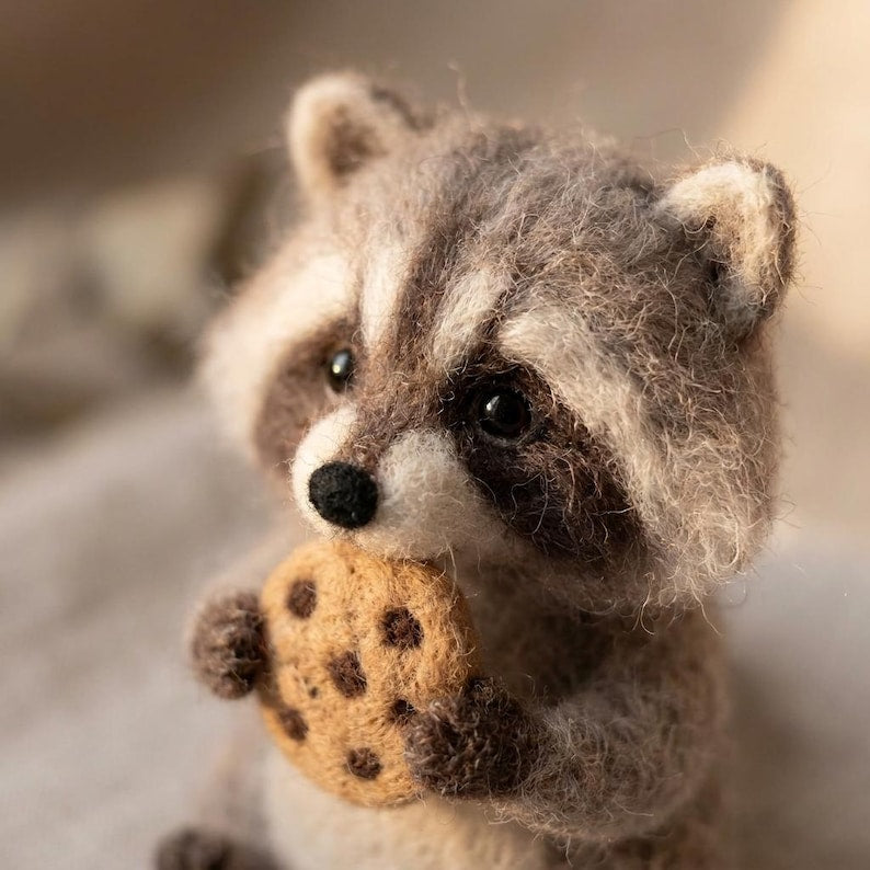 Nadelfilz-Waschbär Bastelset für Anfänger, Handtellergroß, mit Merinowolle