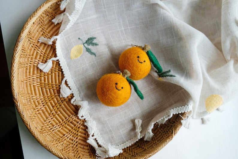 Orangefarbener nadelgefilzter Schlüsselanhänger, Gemüsetaschenanhänger, Kawaii-Anhänger