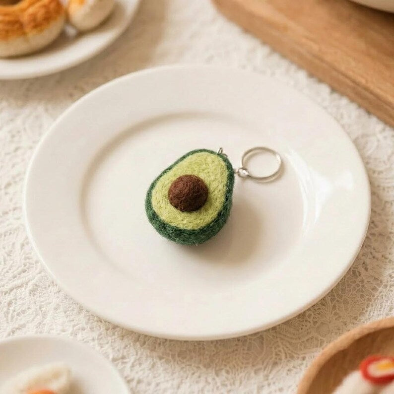 Wollfilz Frucht-Schlüsselanhänger, Erdbeer Avocado Karotte Banane Handgefertigt Taschenanhänger
